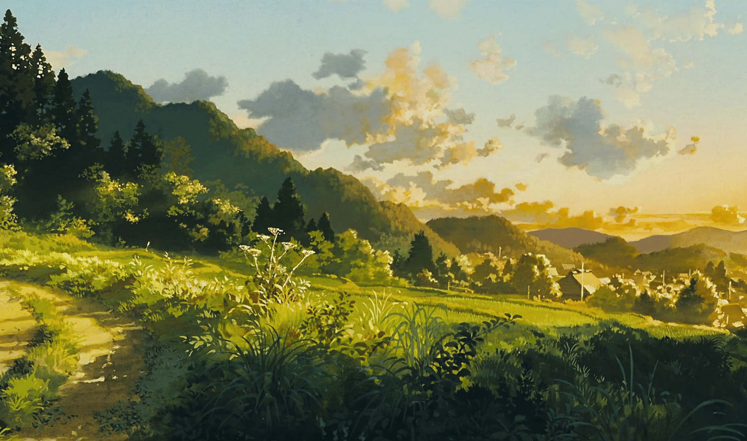 泥土賽道日落 2440x1440 監視器背景 壁紙 — 一條寧靜的鄉間小路蜿蜒穿過鬱鬱蔥蔥的綠色山丘，天空金黃的日落和散落的雲彩。