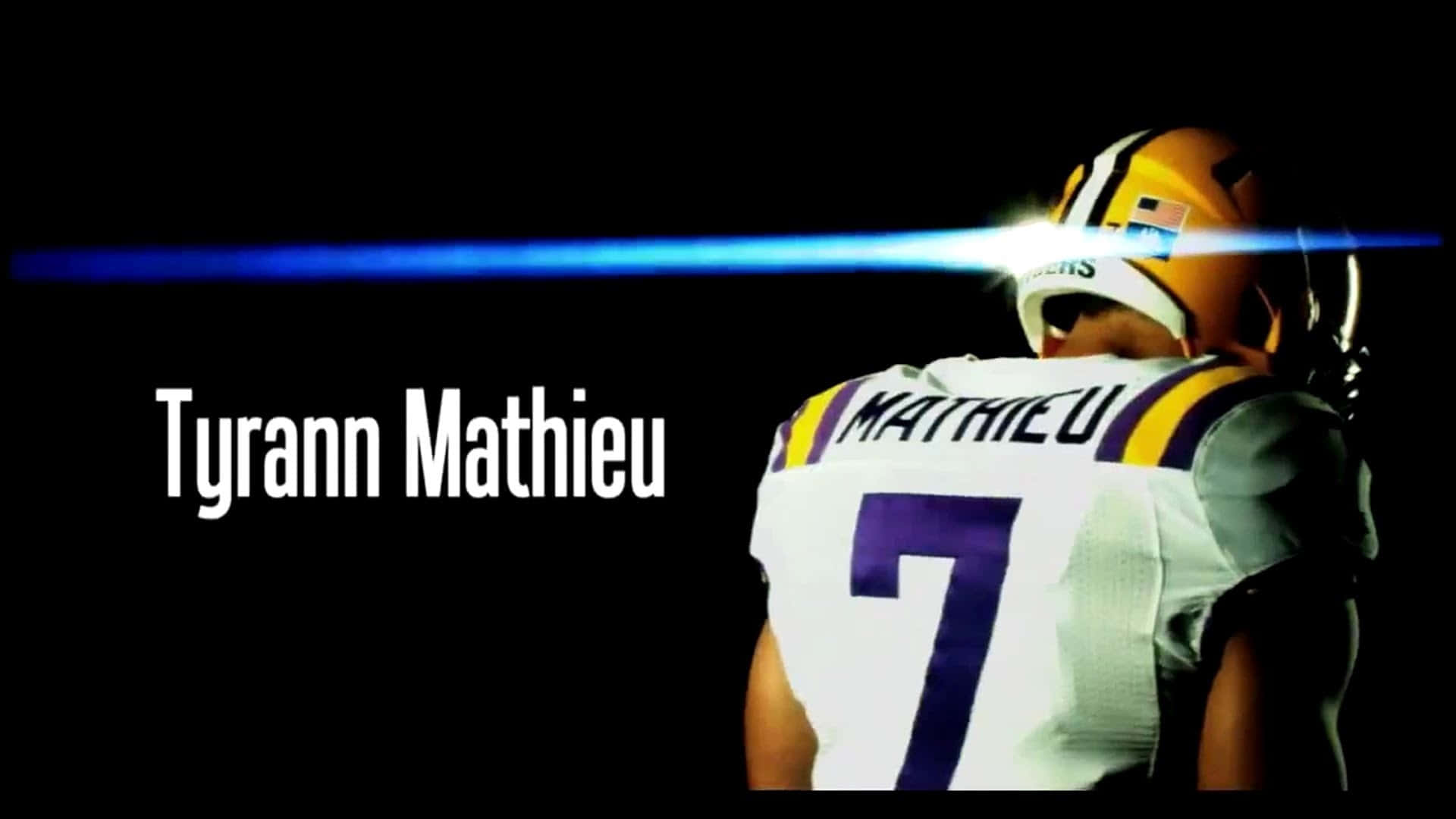 身穿球衣的美式足球員Tyrann Mathieu，身後有發光的藍色光痕。
