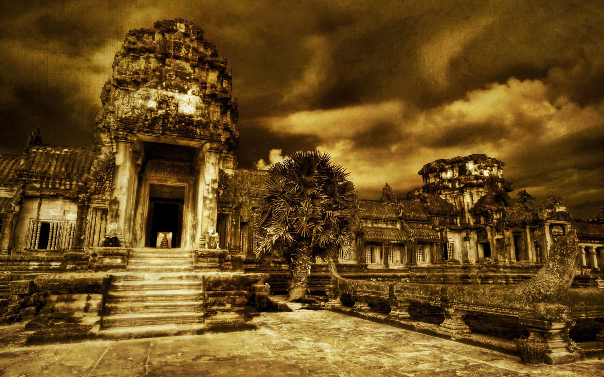 泰國清邁的瓦普拉薩多伊蘇特帕寺壯麗景色 壁紙 — 古代石廟遺址，在戲劇性的棕褐色天空下，有暴風雲和一棵孤獨的棕櫚樹。