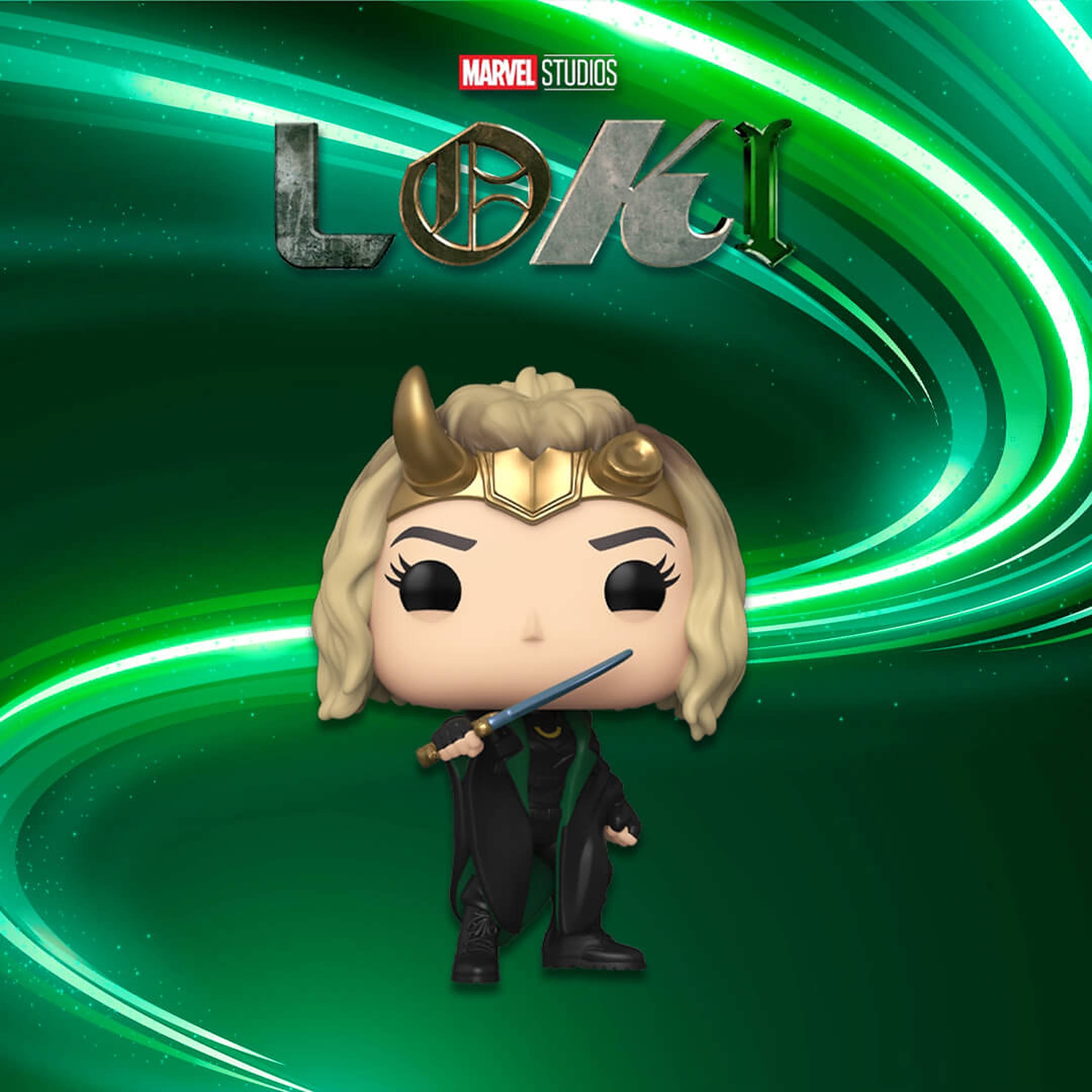 《洛基》西維婭 Funko Pop 壁紙 — 一個 Funko Pop! 洛基人偶手持劍，背景是旋轉的綠色能量和 Marvel Studios 洛基標誌。