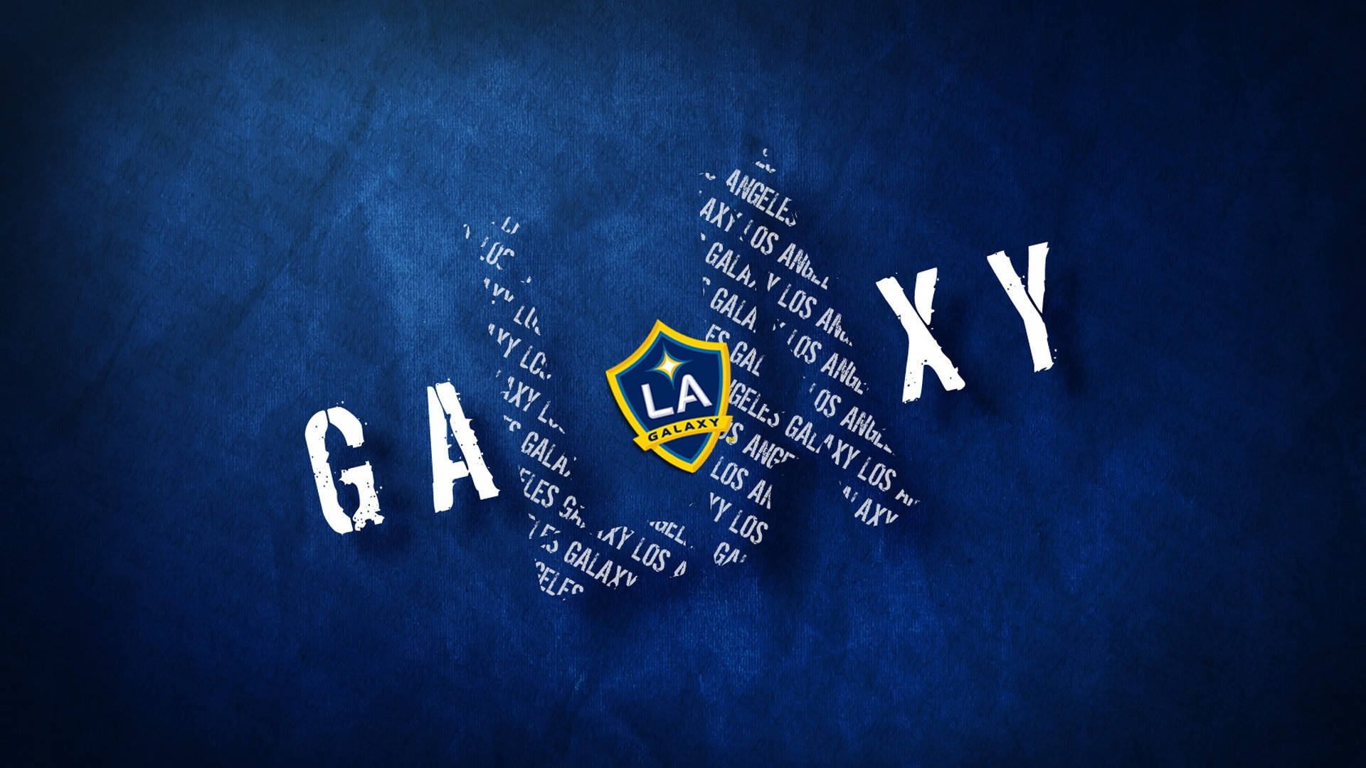 LA Galaxy足球隊標誌和名稱以白色顯示在紋理深藍色背景上。