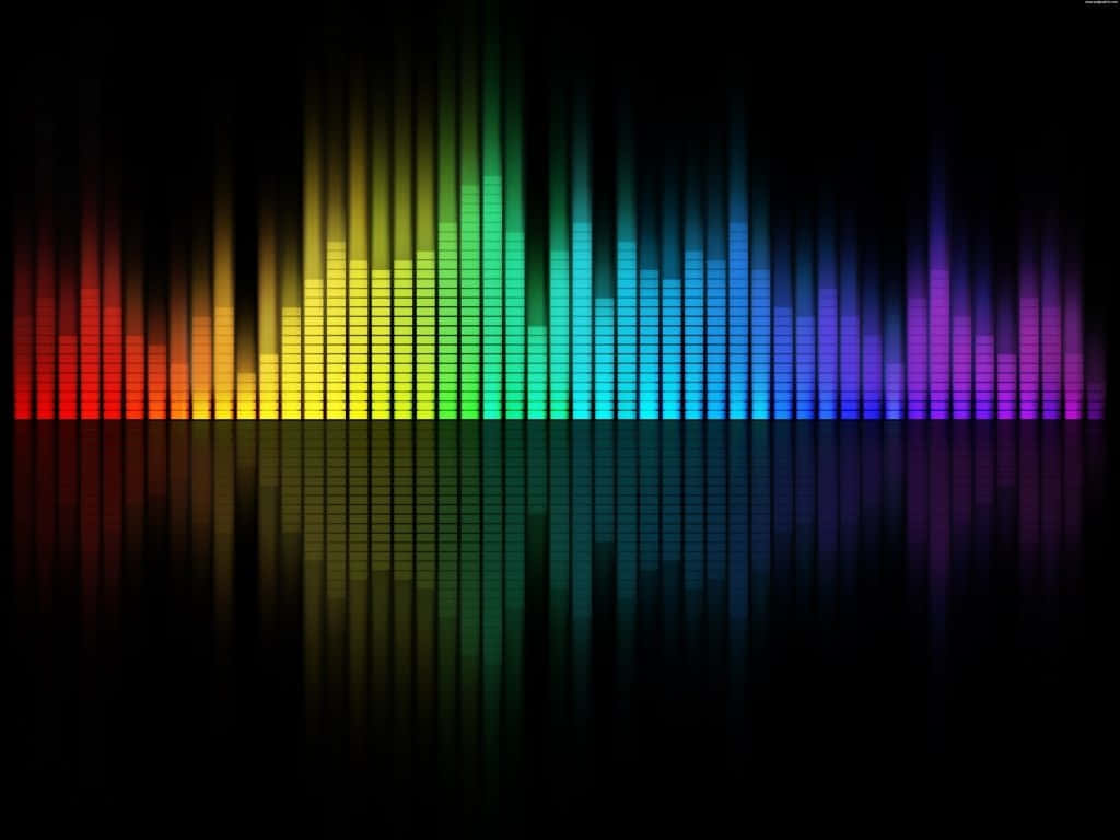 流行音樂的色彩 壁紙 — 充滿活力的彩虹音頻均衡器條在黑色背景上脈動，帶有鏡面反射。
