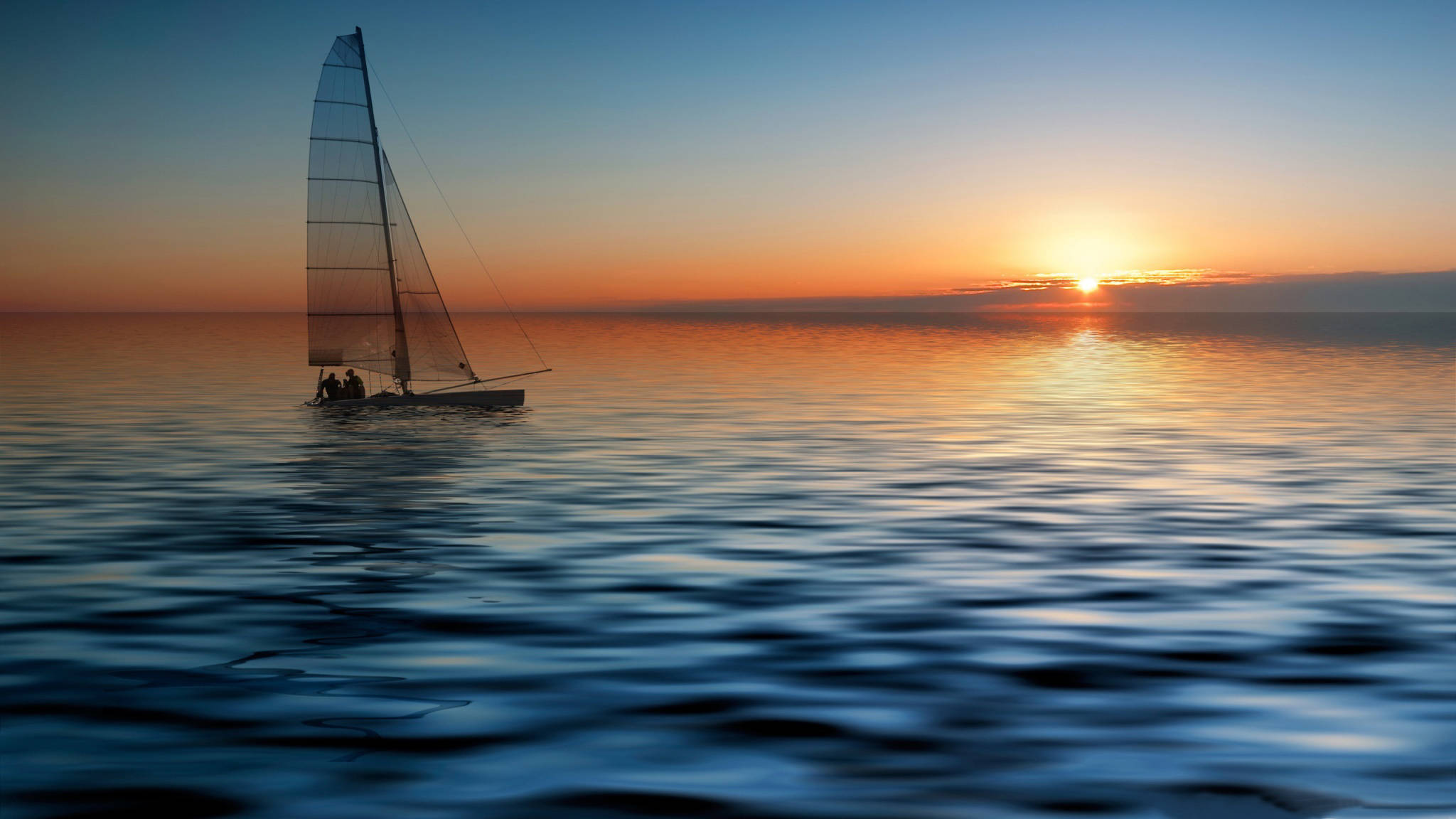 海上帆船 壁紙 — 一艘帆船在平靜的水面上滑行，夕陽西下，金色的倒影映照在漣漪的水面上。