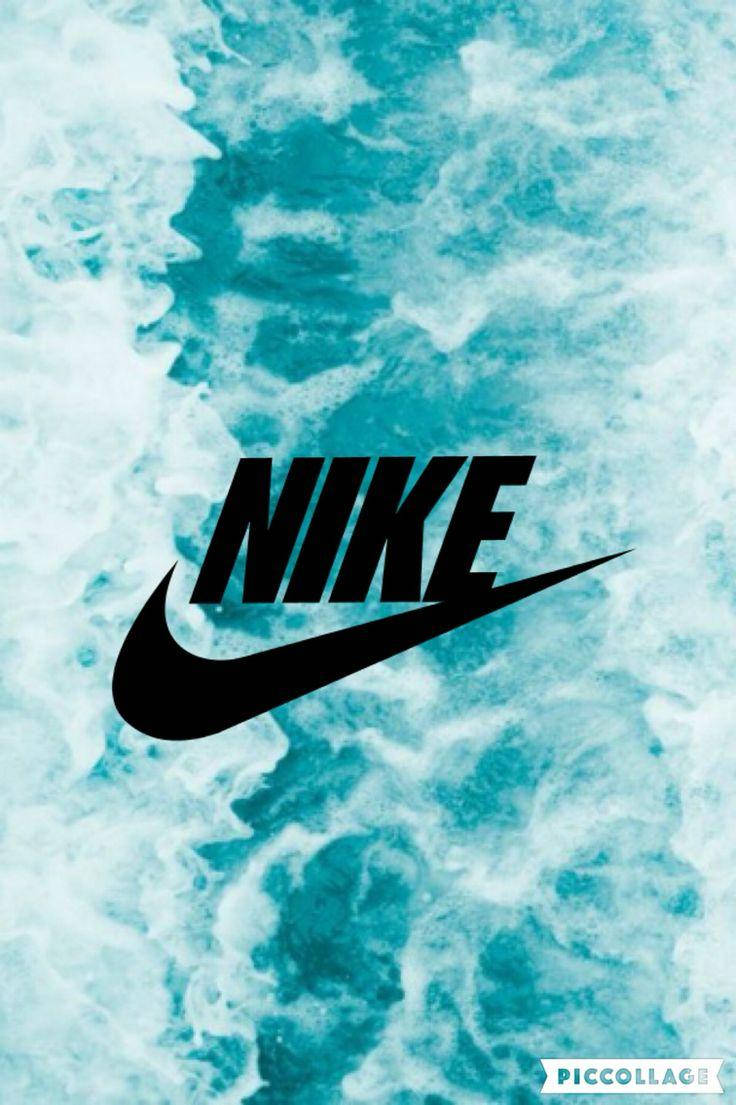 海洋耐克 iPhone 標誌 壁紙 — 大膽的黑色Nike標誌置於有紋理的藍綠色和白色水彩潑濺背景中央。