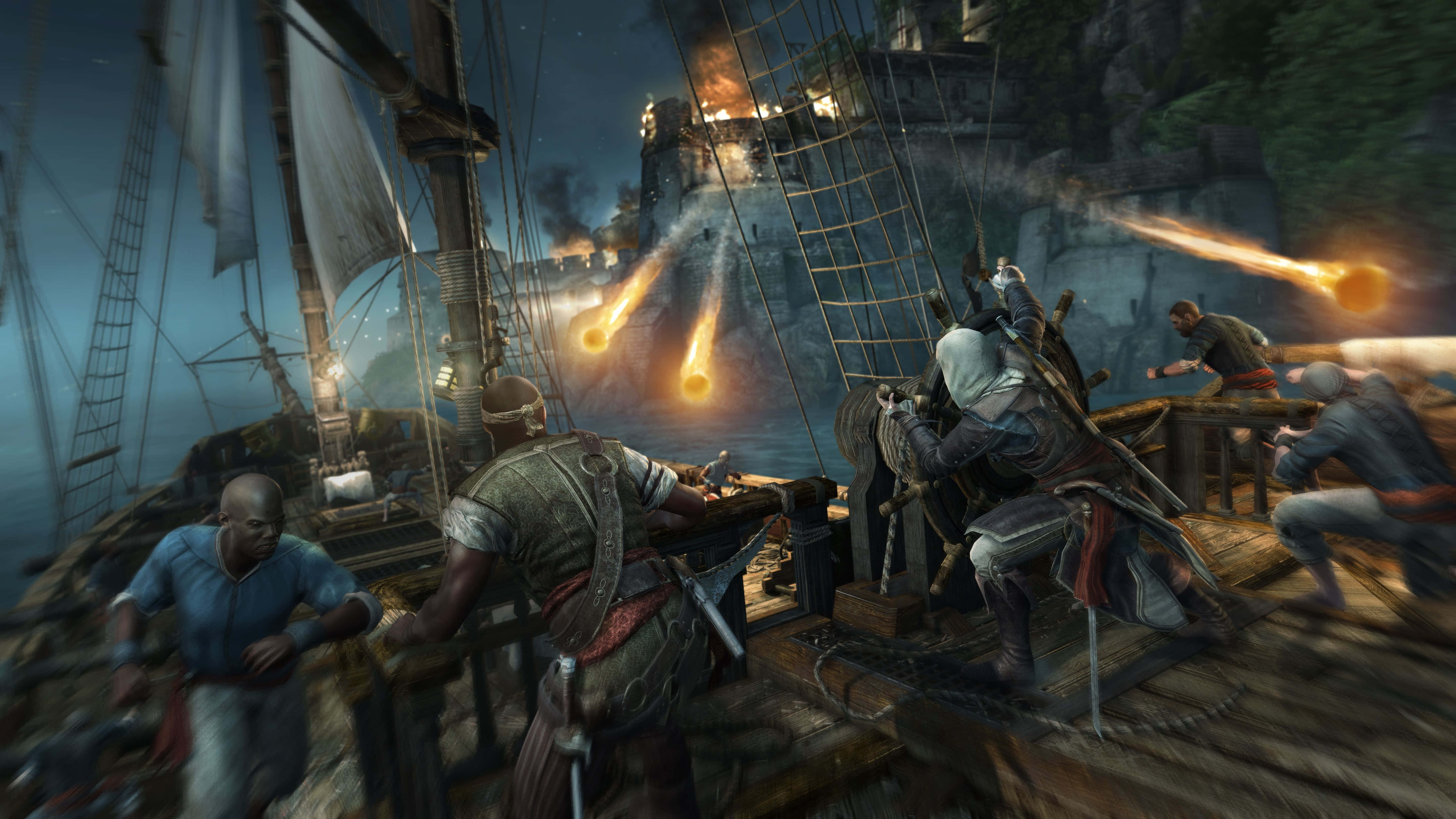 Assassin's Creed 4 Black Flag Ship Combat 桌布 壁紙 — 海盜在船甲板上激烈戰鬥，熾熱的炮彈在夜間爆炸，擊中燃燒的海岸堡壘。