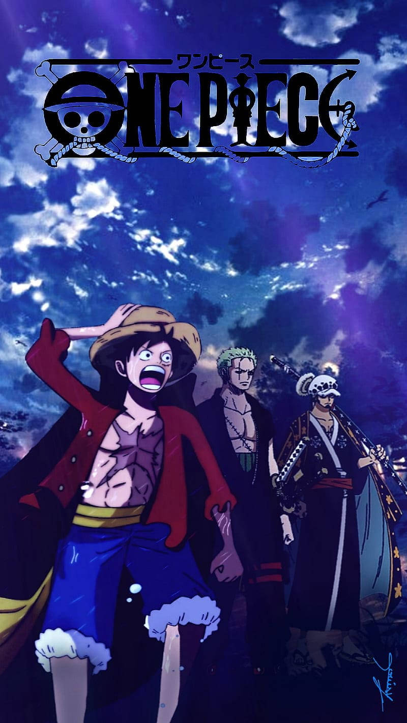 《海賊王》路飛、索隆與羅藍色插畫 壁紙 — 三個動畫海盜在戲劇性的紫色和藍色暴風雨天空下挑釁地站立，上方有One Piece標誌。