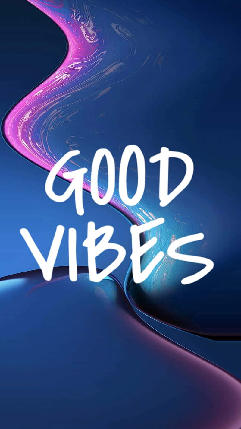 帶有「GOOD VIBES」文字的動態紫色和藍色液體漩渦。