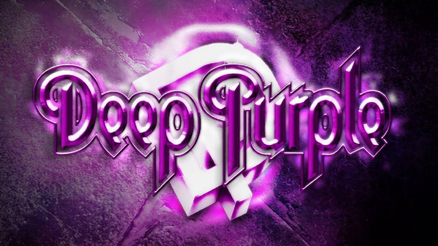 深紫樂隊搖滾演出插畫 壁紙 — 發光的紫色3D文字顯示Deep Purple，背景為深色紋理，帶有電光效果。