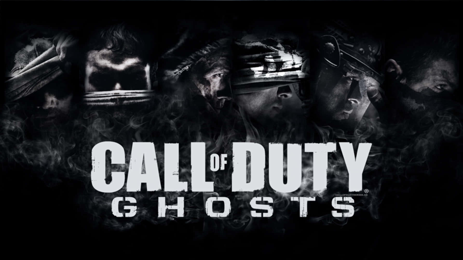 Call Of Duty Ghosts 桌布 壁紙 — 深色煙霧壁紙，粗獷的士兵面孔在粗體白色 Call of Duty Ghosts 文字後面。