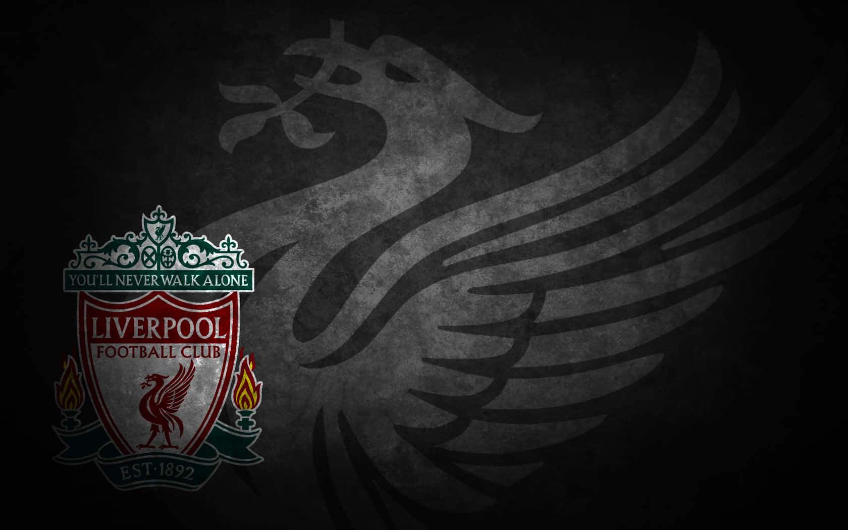 Liverpool Logo 桌布 壁紙 — 深色紋理牆紙，帶有利物浦足球會會徽，背景為大型風格化鳥類剪影。
