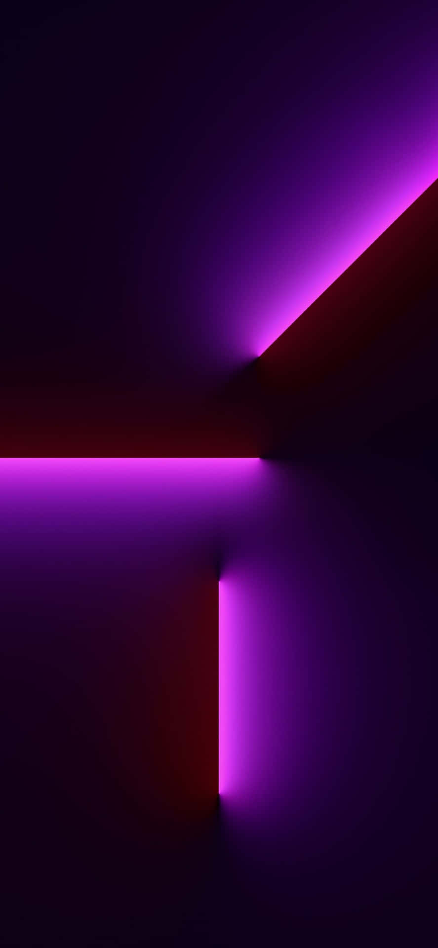 深色背景上的紫色光效，適用於 iPhone 13 Pro
