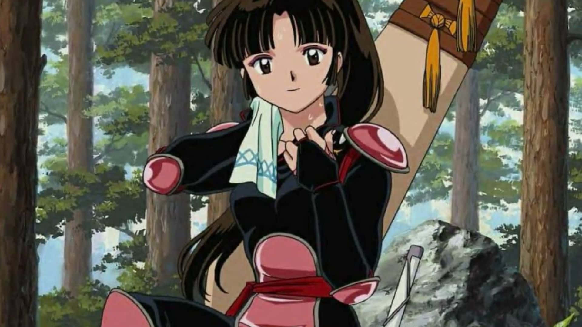 Sango 桌布 壁紙 — 深色頭髮和紅色點綴的動漫女孩坐在森林裡，肩上扛著一把大劍。