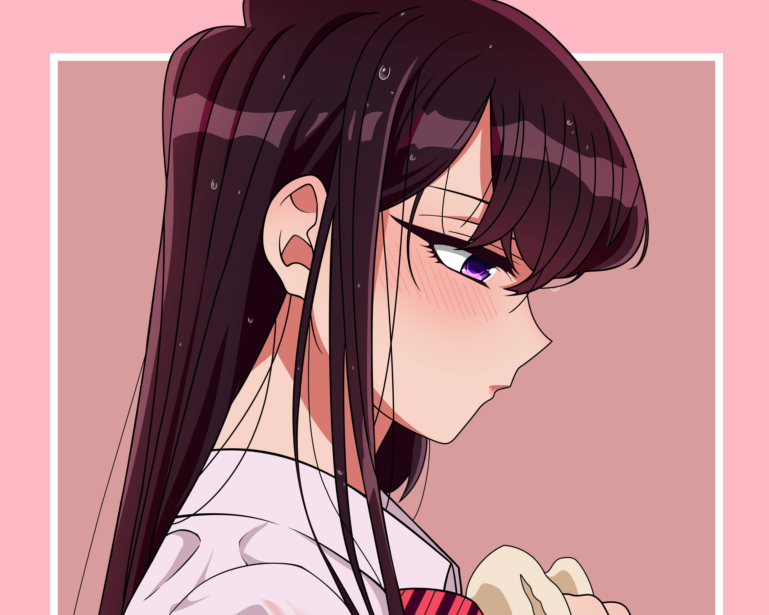 Komi San 桌布 壁紙 — 深色頭髮和紫色眼睛的動漫女孩在柔和的粉紅色背景下向下凝視。