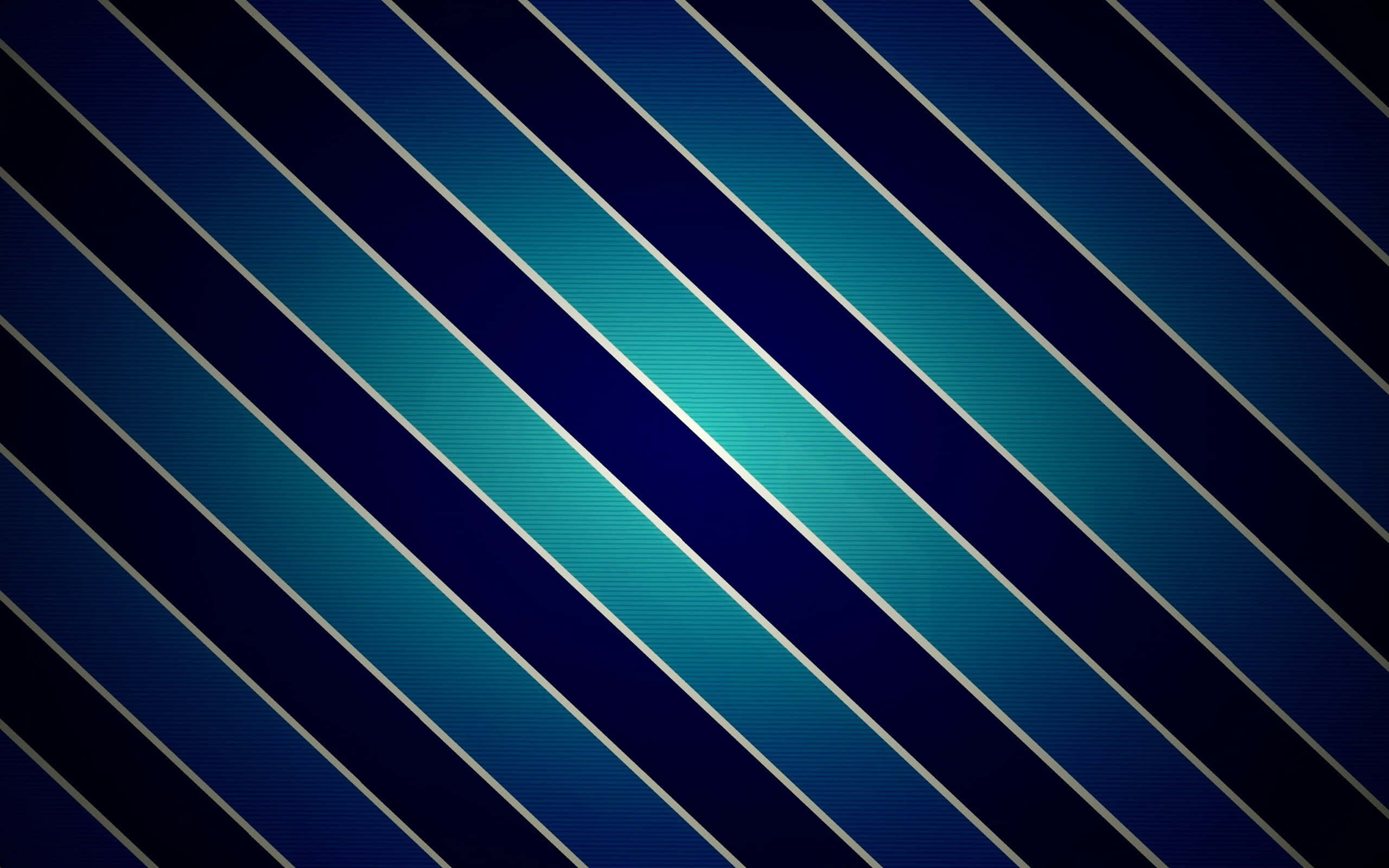 Cute Stripes 桌布 壁紙 — 深藍色和藍綠色的對角條紋配以銀色點綴，營造出時尚現代的抽象圖案。