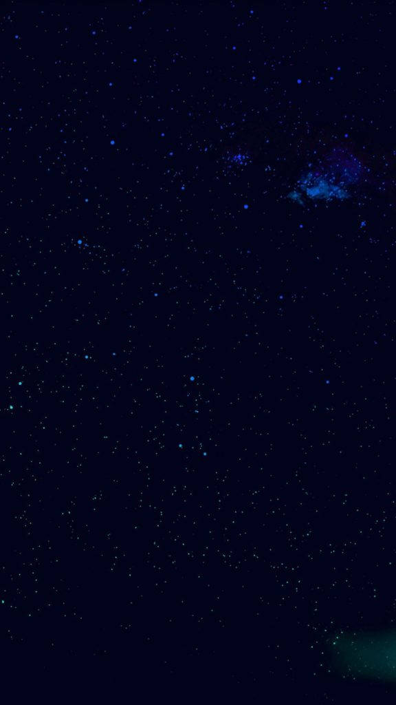 深邃星空銀河 iPhone 壁紙 — 深邃的藍色宇宙空間，點綴著無數星星和色彩鮮豔的發光星雲。