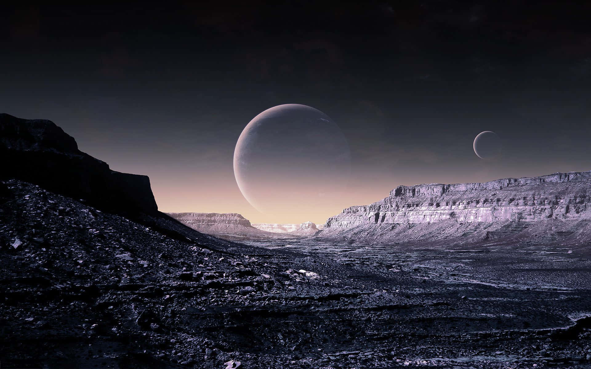 外星峽谷景觀，兩個月亮在暮色天空中發光。