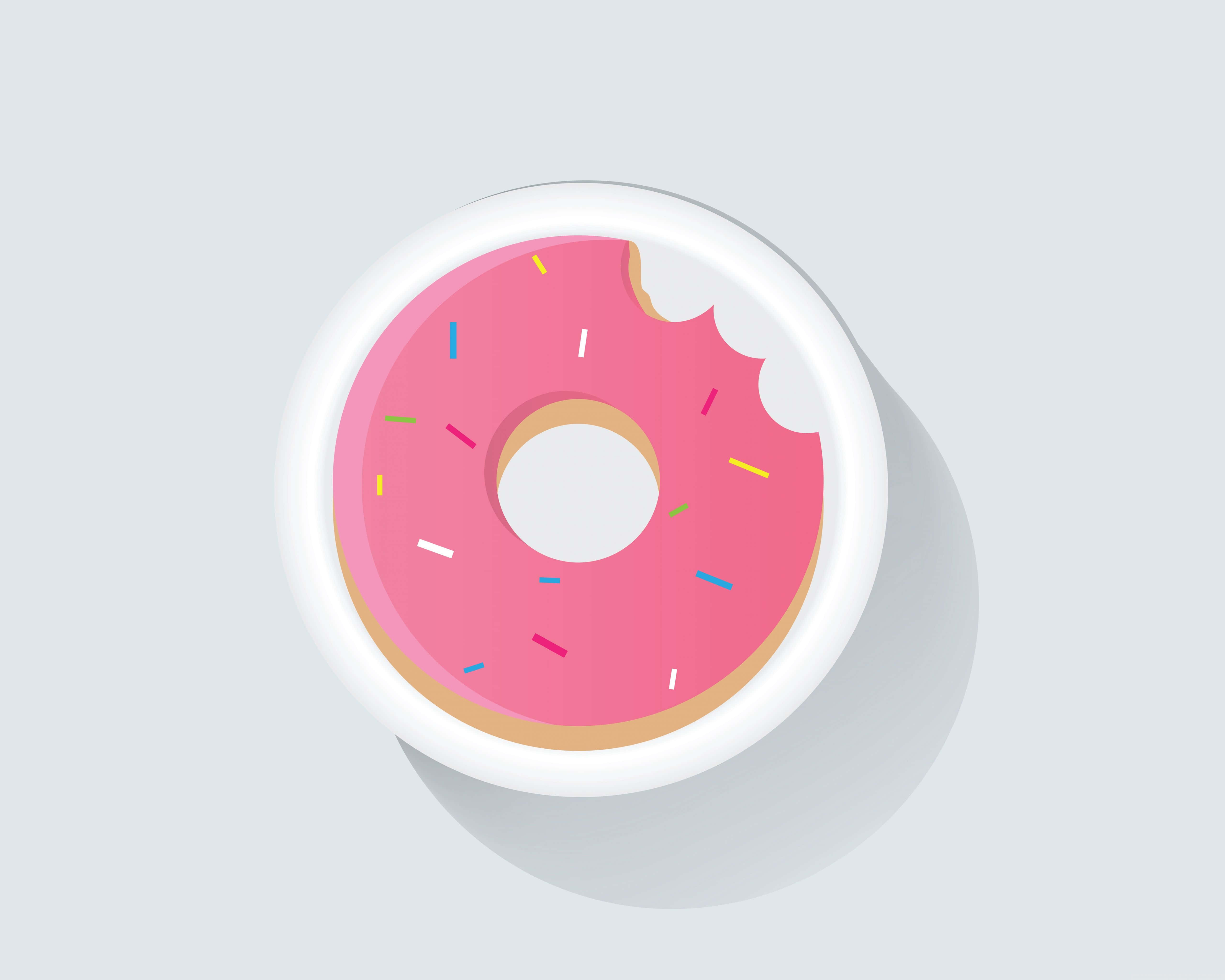 donuts 桌布 壁紙 — 淺灰色背景上，一個粉紅色糖霜甜甜圈，上面有彩色糖粒和一個咬痕的俯視圖。