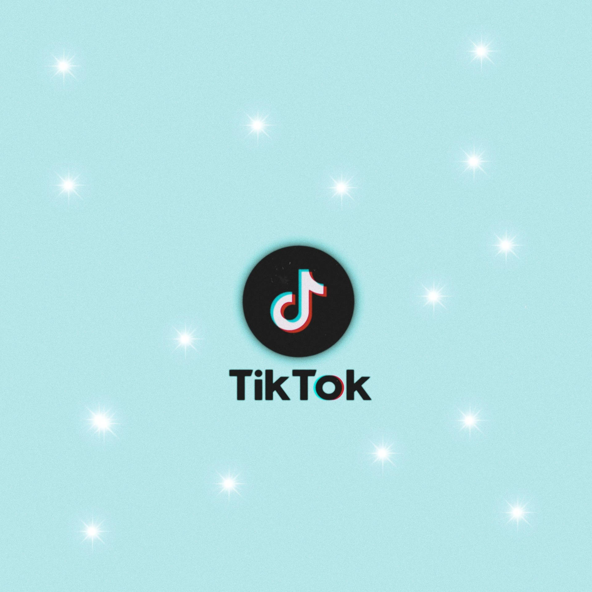 TikTok 標誌與白色星星在淺藍色背景上
