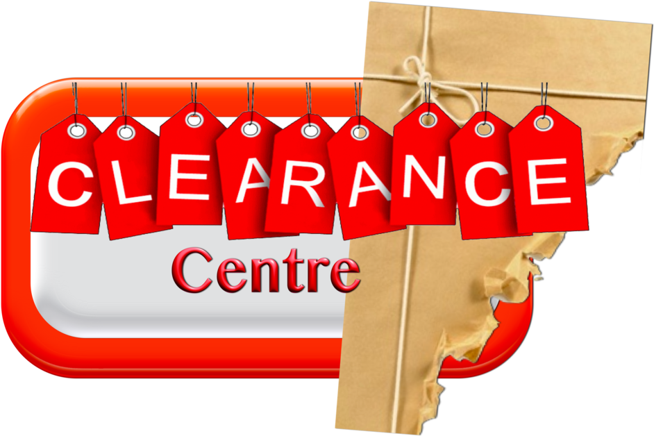 清倉標誌 壁紙 — 紅色清貨標籤在黑色背景上拼出 clearance centre，位於一個破爛的棕色紙包裝上。