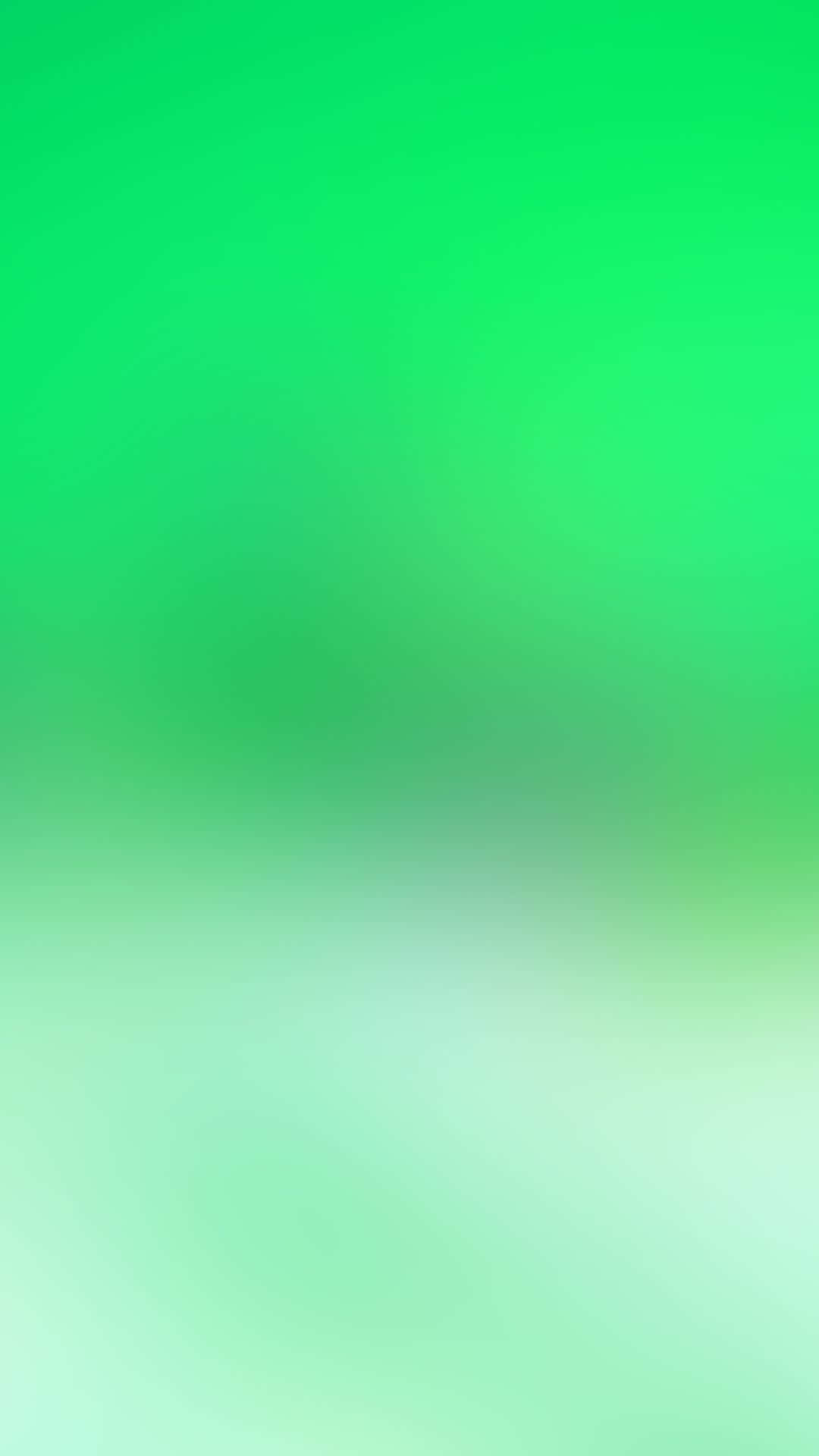 清新濃郁綠色背景，適用於任何專案 壁紙 — 平靜的漸變壁紙，從鮮綠色過渡到柔和的薄荷色，帶有平滑的模糊過渡效果。