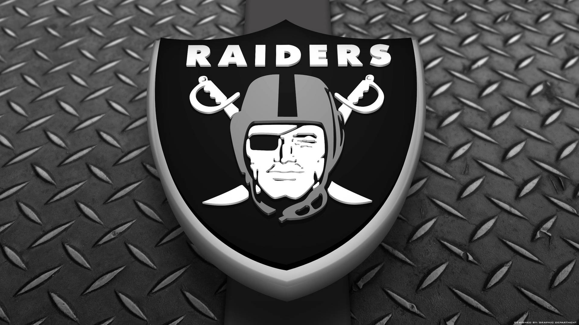 Raiders 足球隊標誌在菱形板金屬背景上