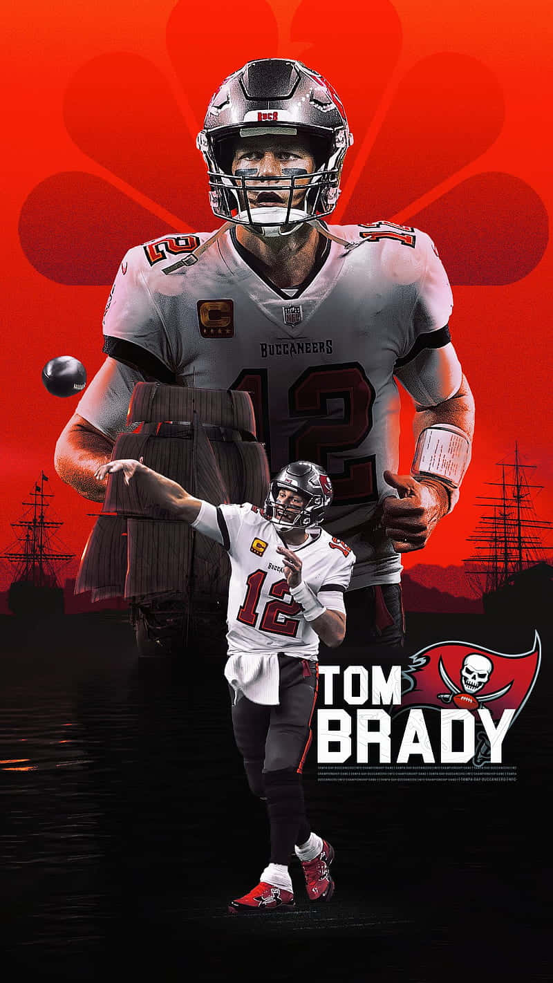 身穿海盜隊球衣的Tom Brady，身後有海盜船剪影的姿勢。