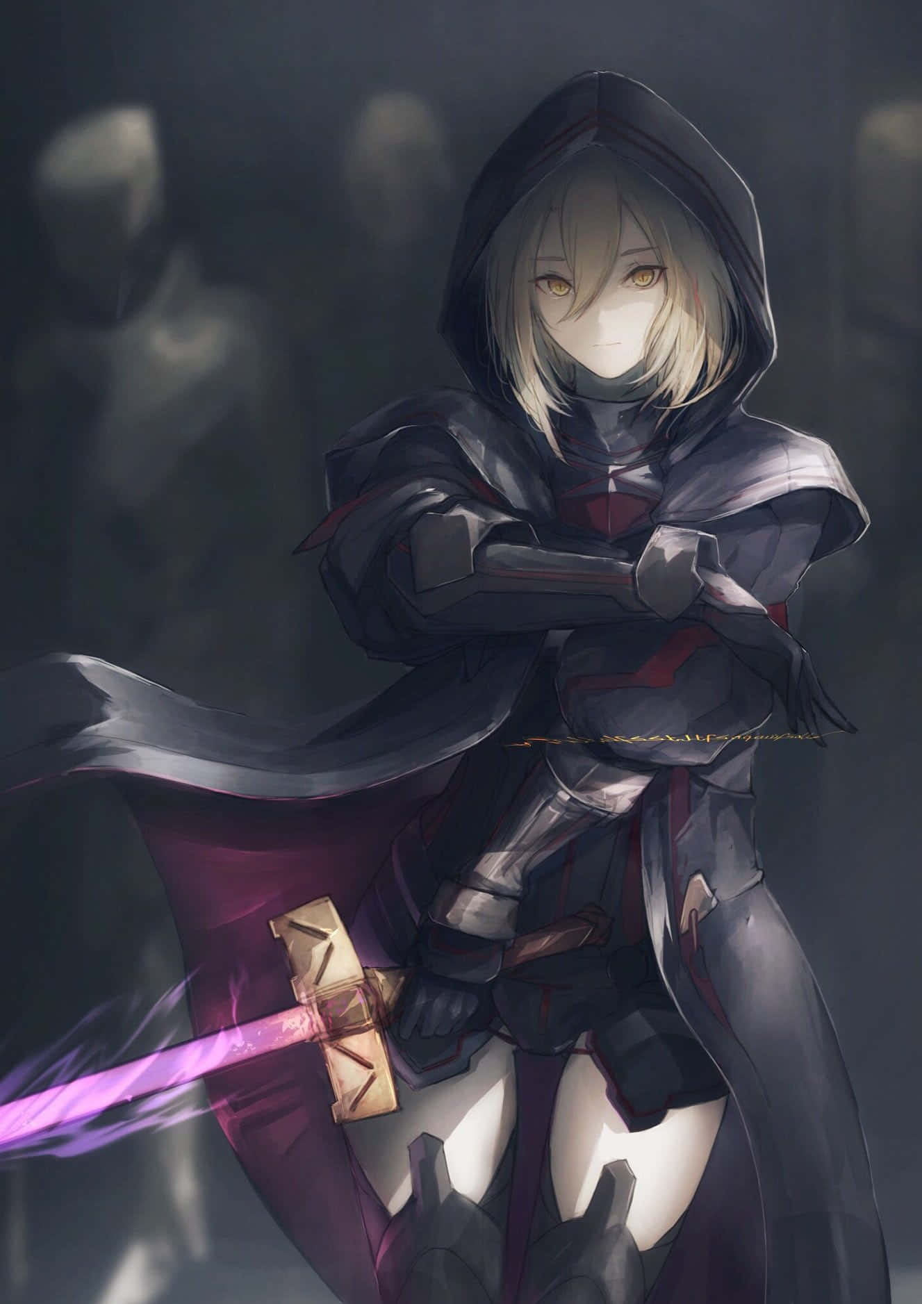 準備好迎接《Fate Grand Order》的魔法與冒險吧 壁紙 — 一個戴著兜帽的動漫戰士，擁有發光的琥珀色眼睛，揮舞著一把發光的紫色劍，背景陰暗。