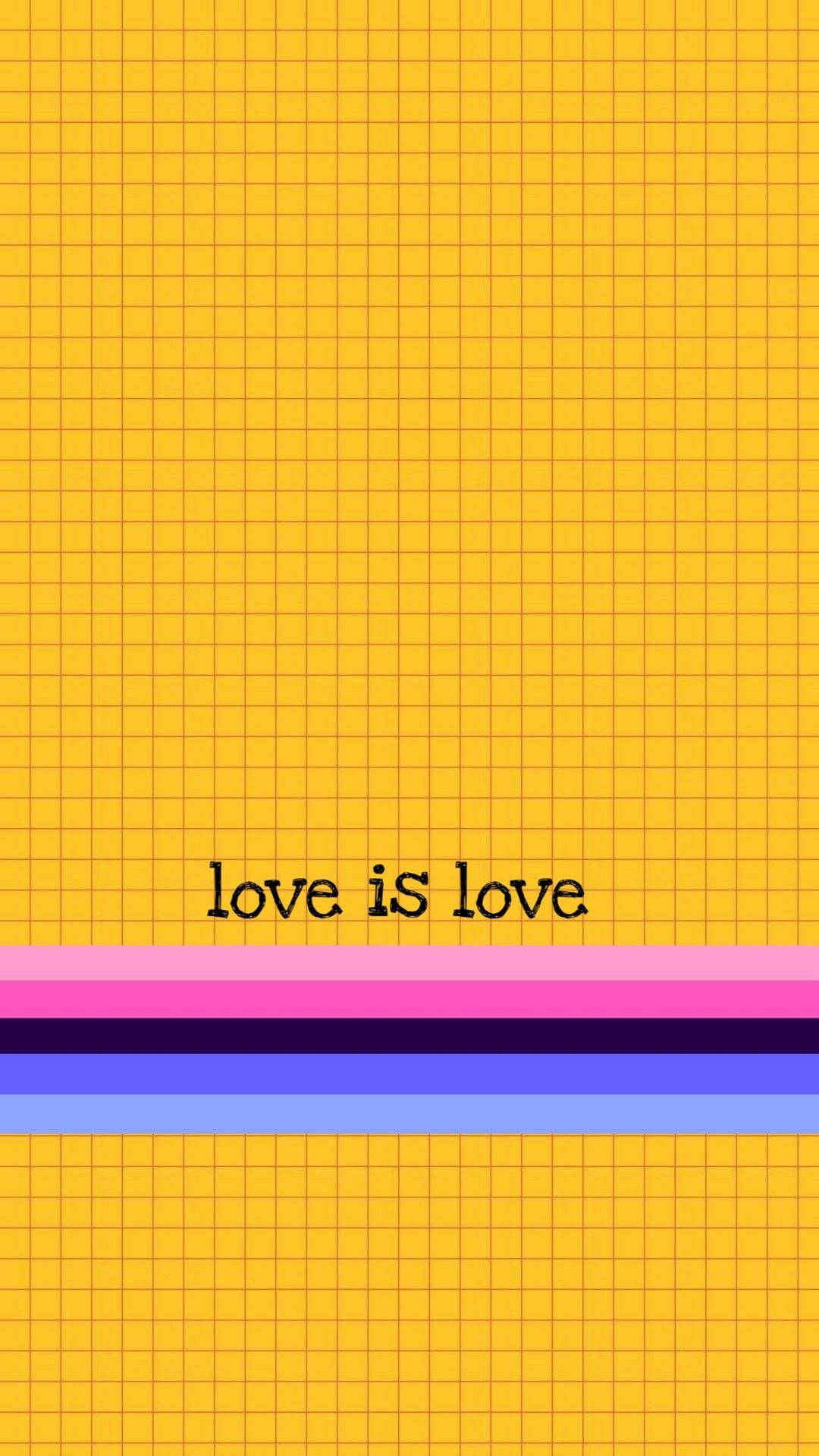 準備展現你的泛性愛驕傲 壁紙 — 粗體文字 love is love 位於黃色網格背景上，帶有粉紅色、紫色和藍色的水平條紋。