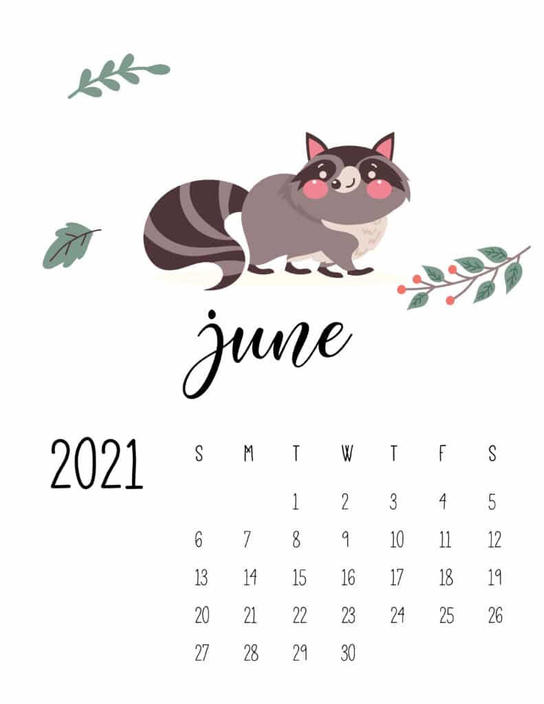 2021年6月日曆，附有卡通浣熊和樹葉。