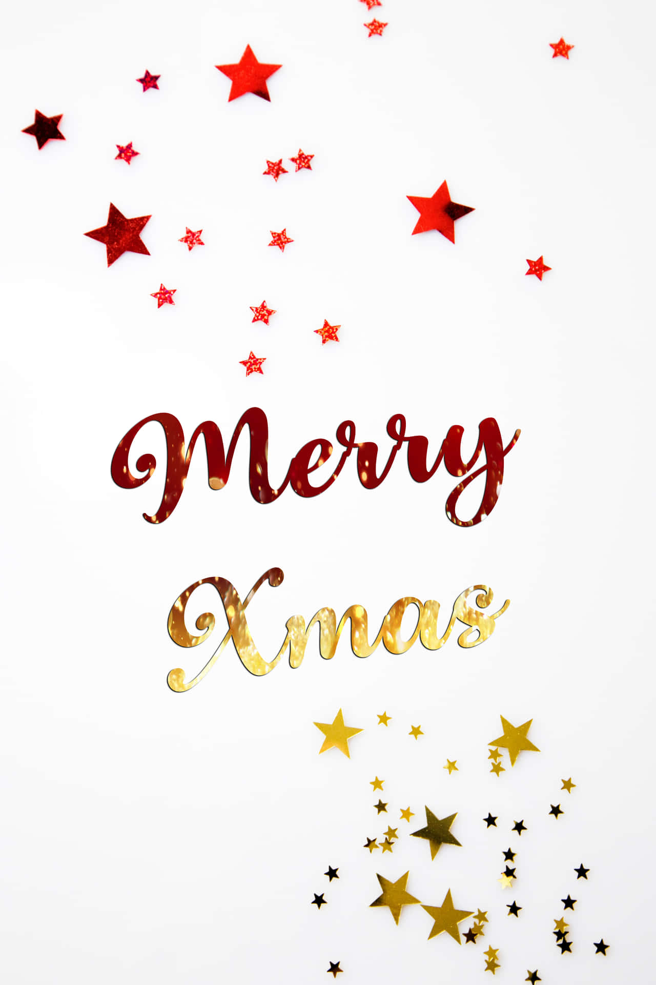 白色背景上被紅色和金色星星包圍的Merry Xmas文字