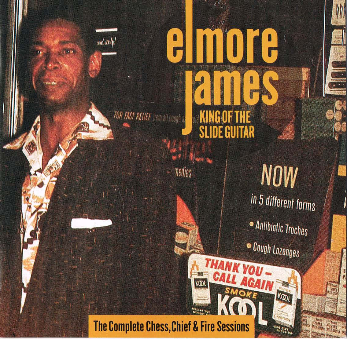 滑棒吉他之王艾爾莫·詹姆斯 壁紙 — 一張復古專輯封面，Elmore James 穿著圖案襯衫微笑，背景是復古廣告拼貼和粗體黃色文字。