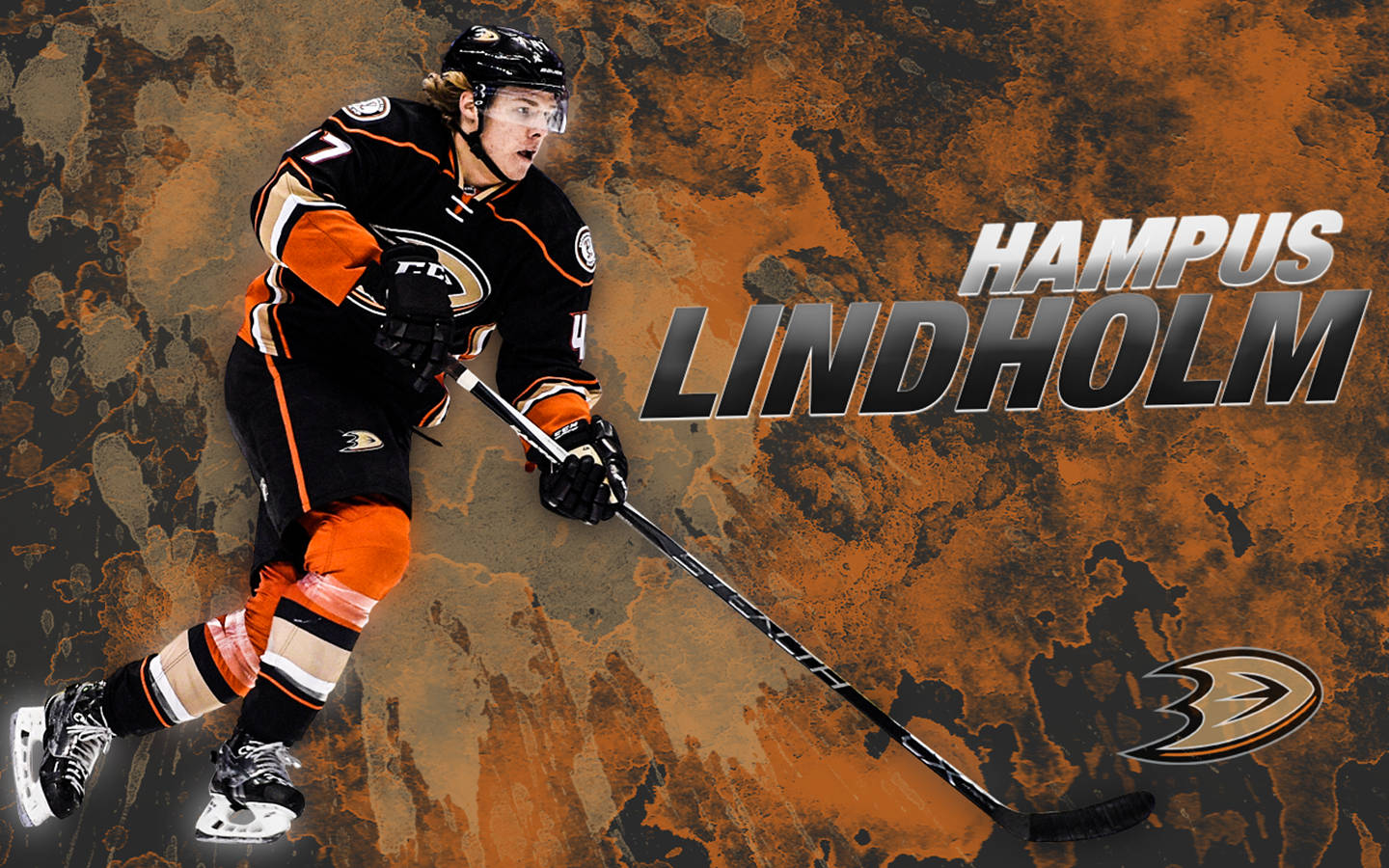 Hampus Lindholm 身穿冰球裝備，在紋理橙色背景上持桿滑行。