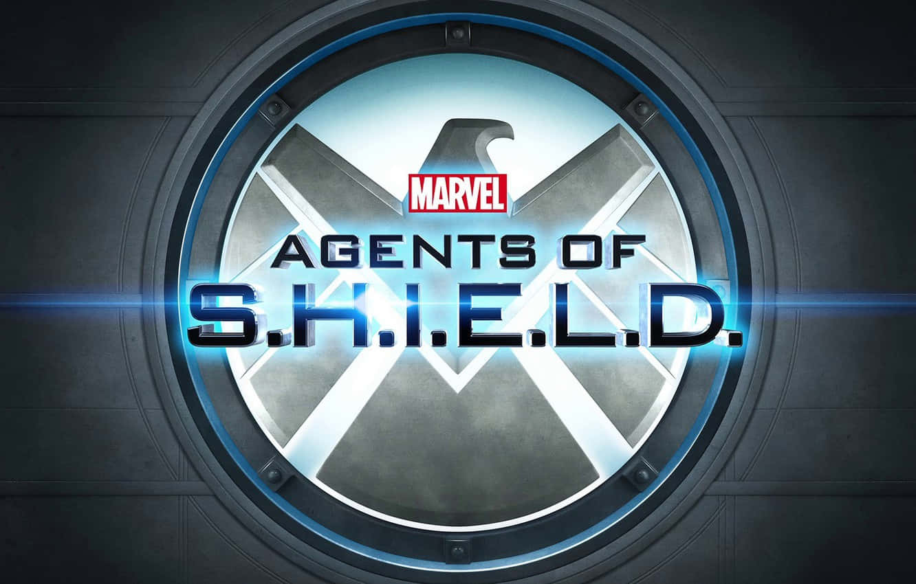 Marvel Agents of S.H.I.E.L.D. 標誌在圓形金屬框架內發出藍光。
