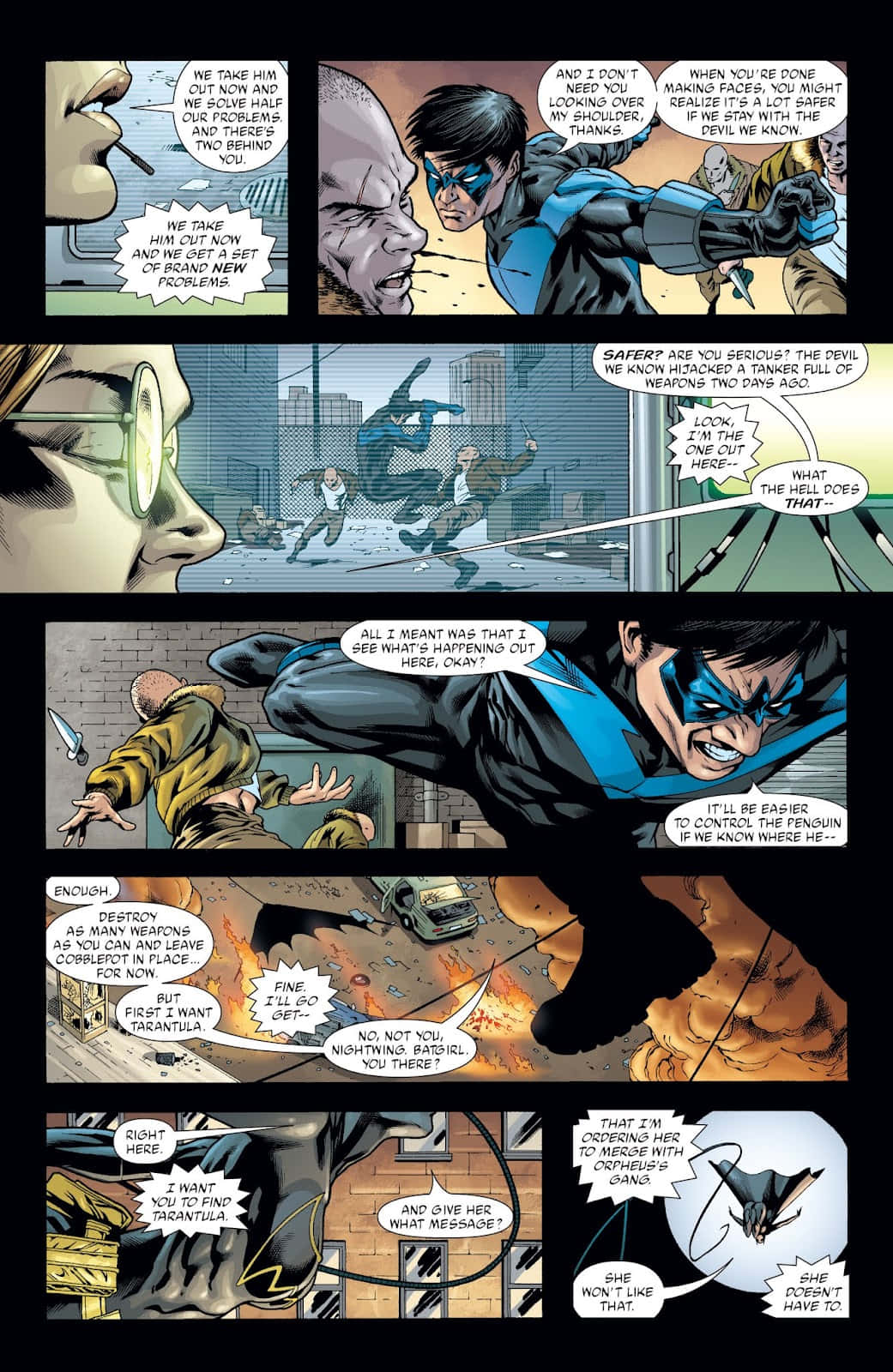 Batman War Games 桌布 壁紙 — 漫畫書面板描繪了蝙蝠俠和夜翼在緊張的城市追逐中，帶有對話氣泡和動態動作。