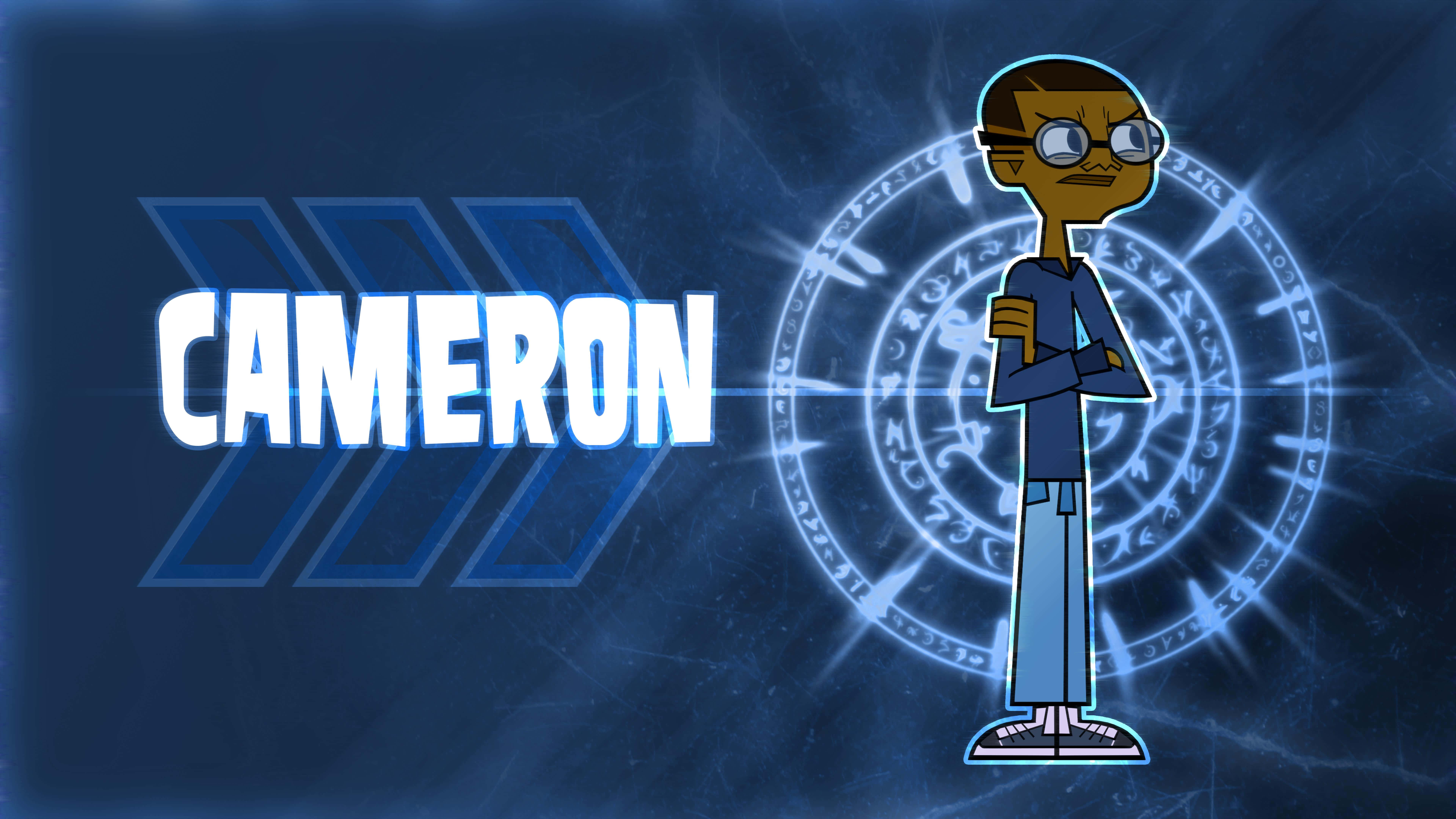 潛入《Total Drama》，體驗難忘冒險 壁紙 — 一個名為Cameron的卡通角色自信地站在一個發光的魔法圓圈前，背景是深藍色的數位背景。