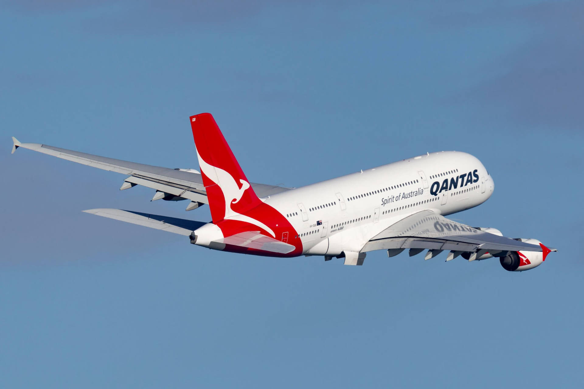 澳洲航空空中巴士A380在藍天中飛行