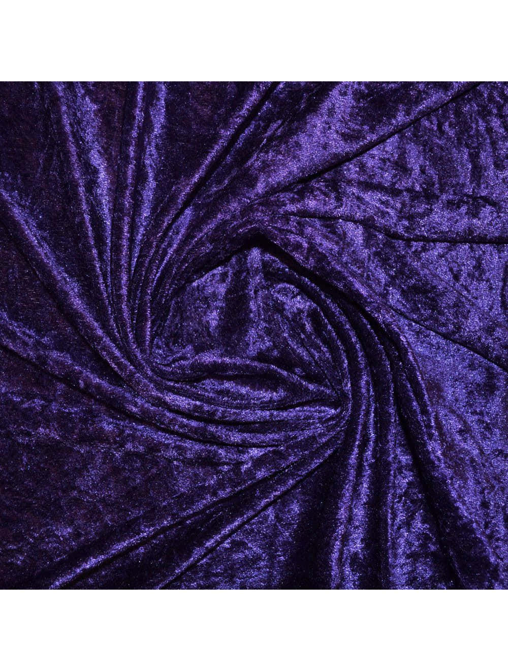 Purple Velvet 桌布 壁紙 — 濃郁深紫色天鵝絨布料以戲劇性的螺旋方式旋轉，展現奢華質感和柔和光澤。