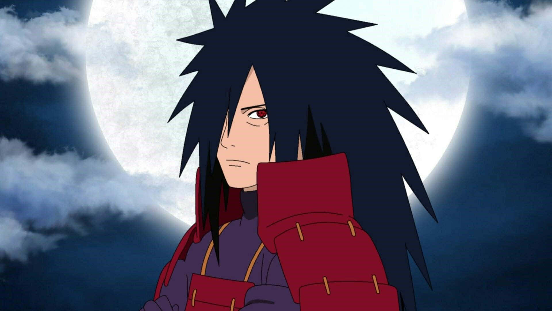 《火影忍者》中 Madara Uchiha 的強悍形象 壁紙 — 動漫角色，黑色尖刺頭髮，紅色眼睛，在滿月和烏雲下莊嚴站立。