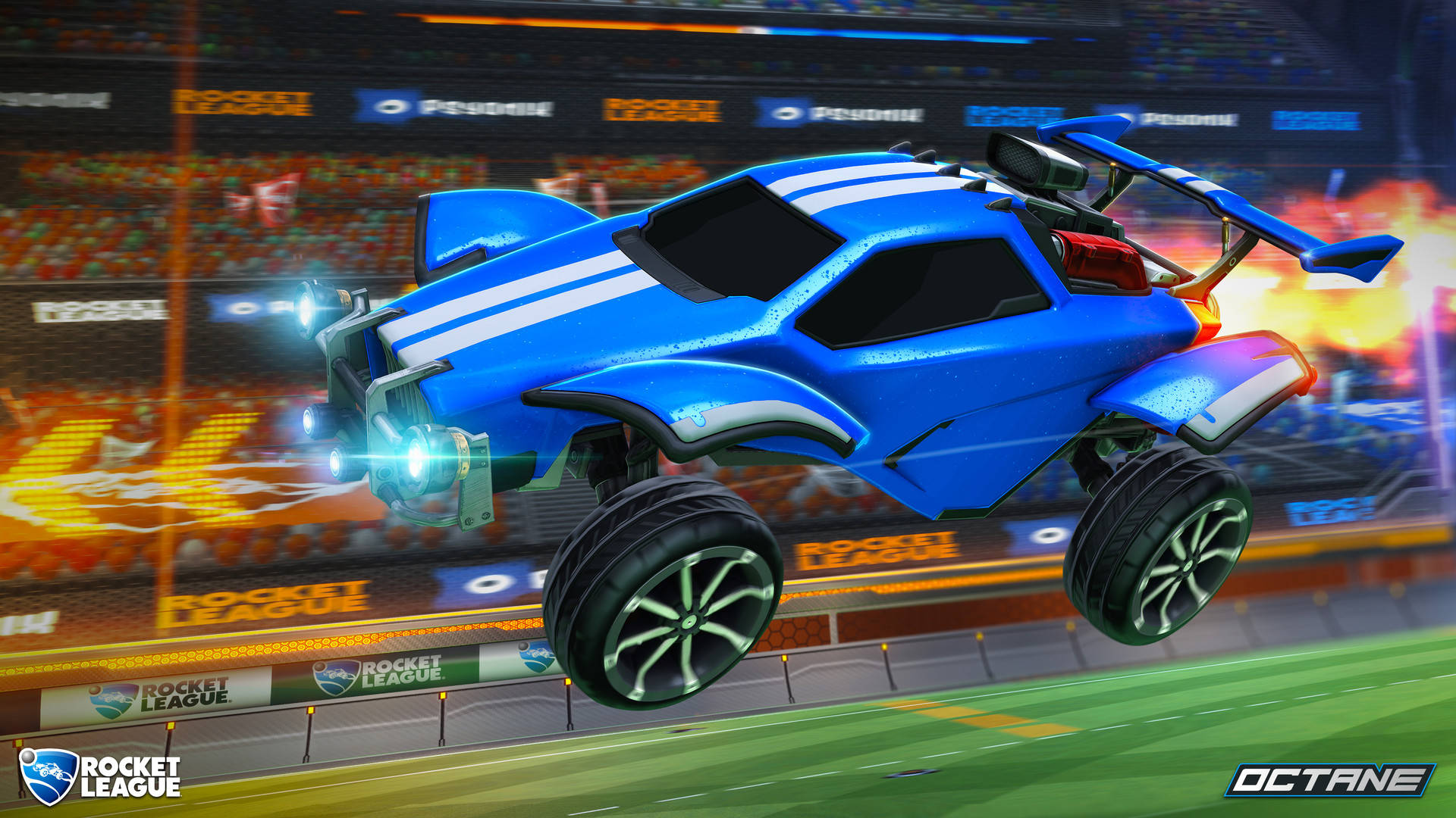 藍色火箭車在Rocket League競技場的足球場上空飛翔。