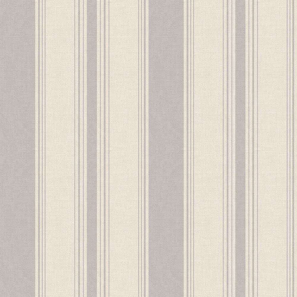 Cute Stripes 桌布 壁紙 — 灰色和奶油色的垂直條紋營造出平靜的紋理牆紙圖案，帶有微妙的編織布料細節。
