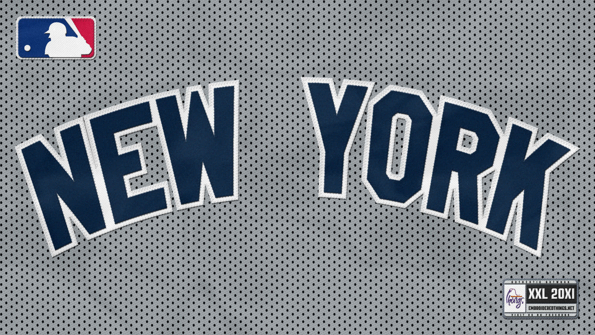 Yankees 桌布 壁紙 — 灰色網眼布料上，經典棒球球衣字體嘅粗體海軍藍色「NEW YORK」文字，左上角有MLB標誌。
