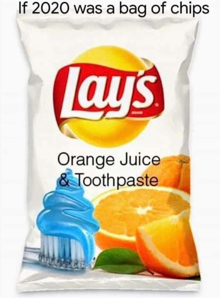 Food Memes 桌布 壁紙 — 為2020年迷因而幽默重新設計的Lay's薯片袋，帶有橙汁和牙膏圖案。