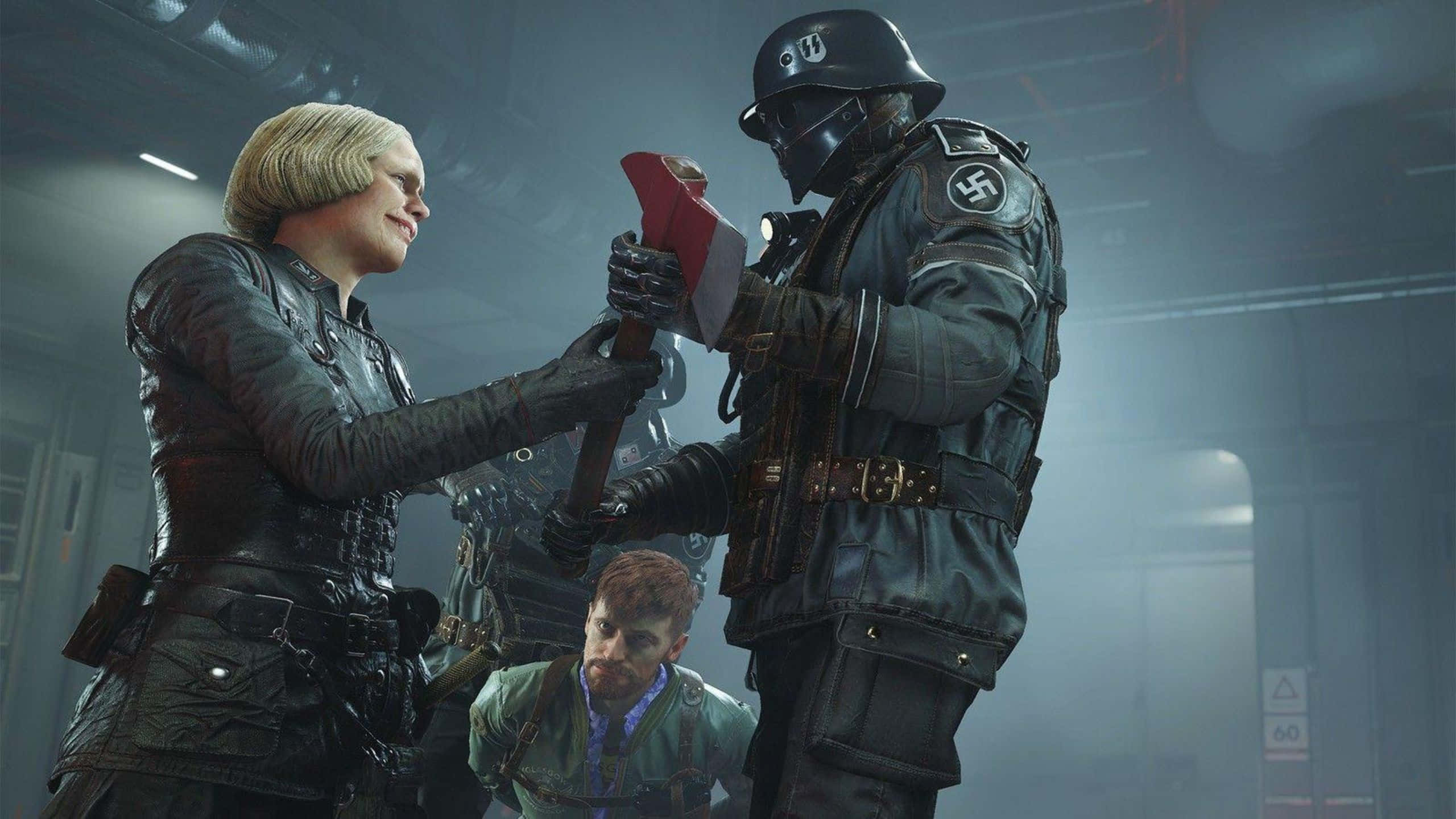 為即將展開的動作冒險準備裝備《Wolfenstein II》 壁紙 — 在昏暗的工業環境中，一名金髮女子將一個紅色物體遞給一名戴著面具、身穿納粹制服的士兵，場面緊張對峙。