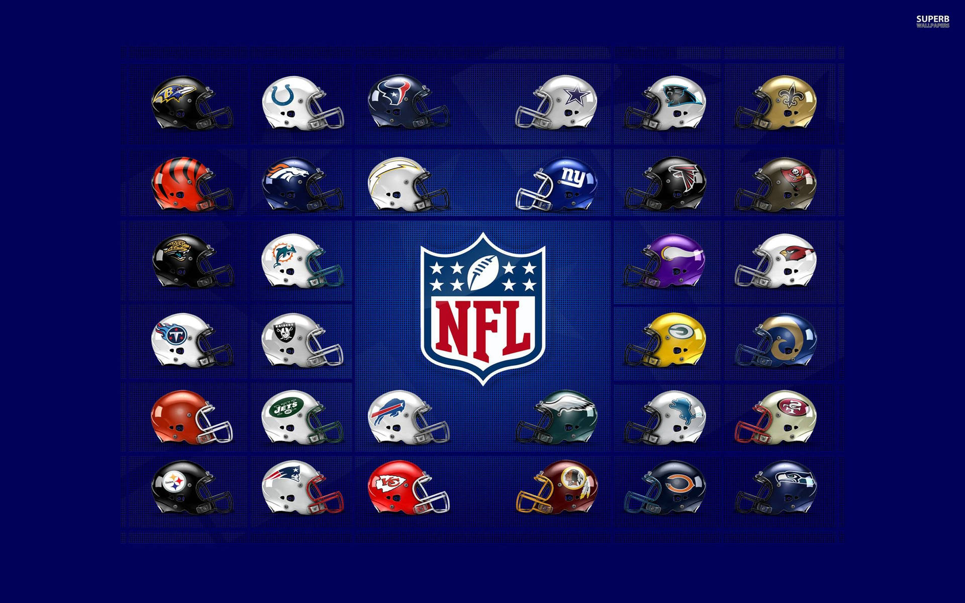 NFL球隊頭盔以網格顯示，中央有官方標誌。