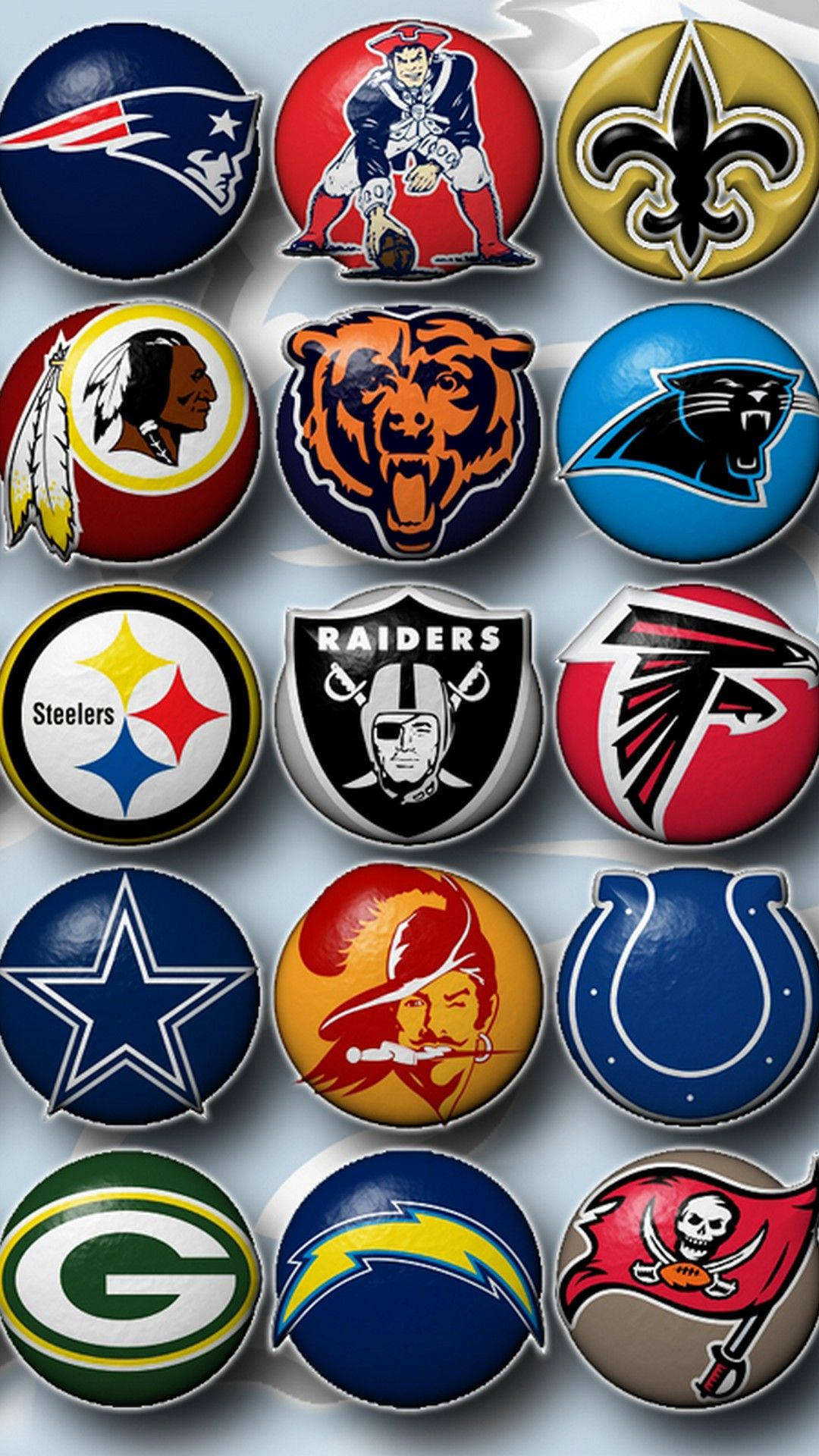 光面NFL球隊標誌以網格圖案排列。