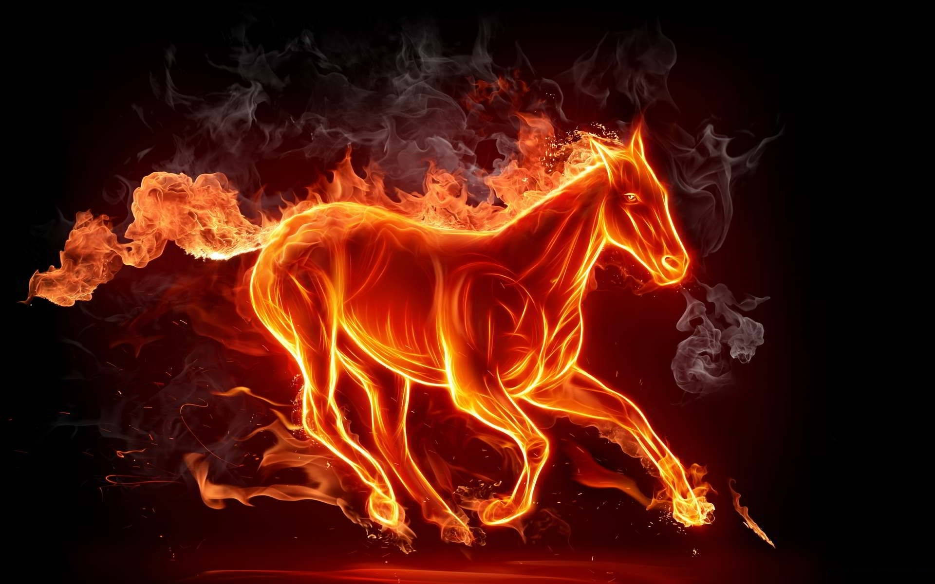 烈焰奔馬安卓平板壁紙 壁紙 — 一匹火焰馬在黑暗背景下向前奔馳，伴隨著熾熱的橙色火焰和旋轉的煙霧。