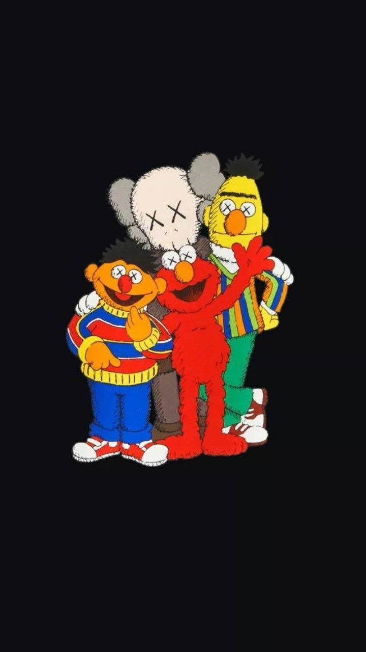 無印良品 x KAWS 聯名芝麻街插畫 壁紙 — 四個標誌性卡通角色，包括 Elmo 和 Bert，在純黑色背景前愉快地擺姿勢。