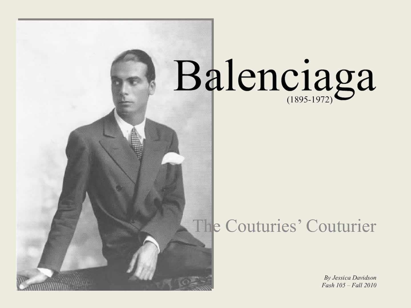 無懈可擊的時尚品味 壁紙 — 時裝設計師 Cristóbal Balenciaga 的復古黑白肖像，身穿訂製西裝，口袋巾點綴。