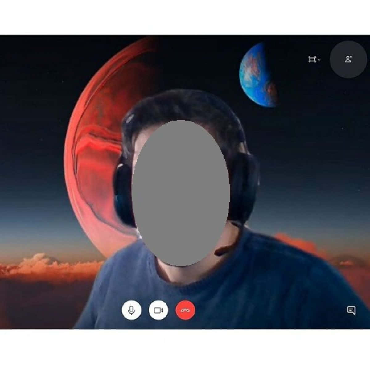 視像通話中的人，背景有太空行星