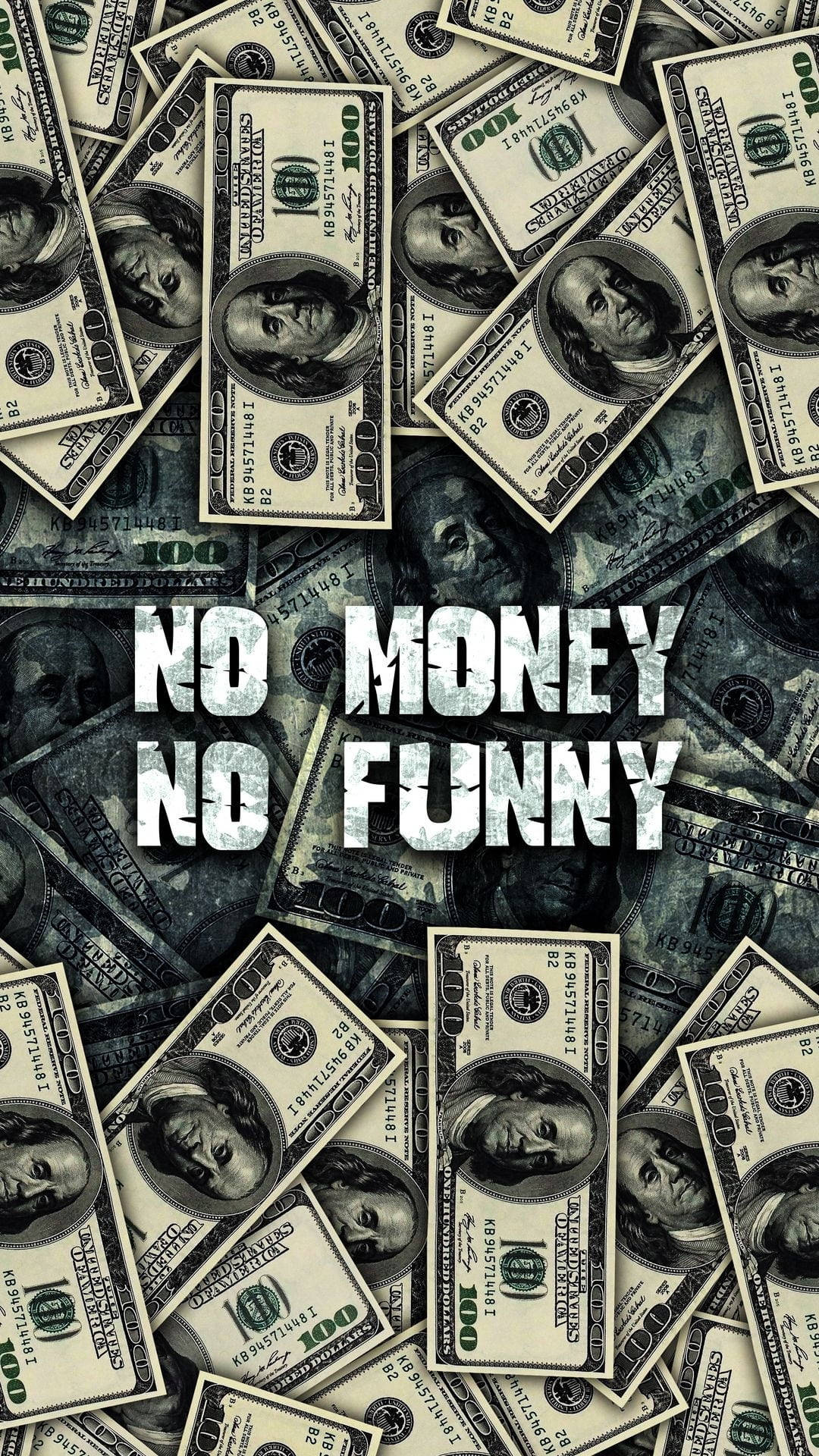 在散落的百元美鈔背景上寫著 'NO MONEY NO FUNNY' 的文字。